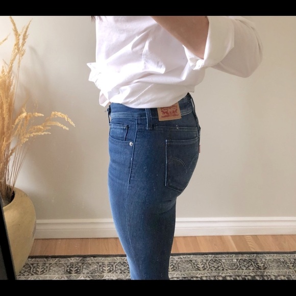 ❗️SOLD ❗️Classic Levi’s 711 skinny jeans - Picture 4 of 7